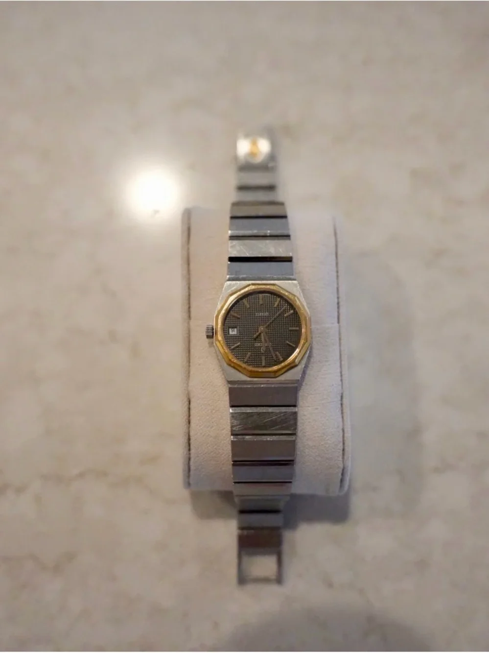 Vintage Ladies Concord Mariner SG watch 18k gold bezel accent